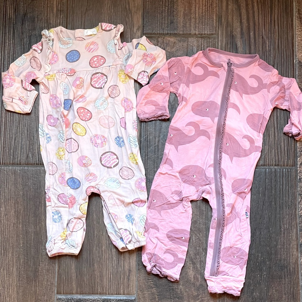 2 rompers